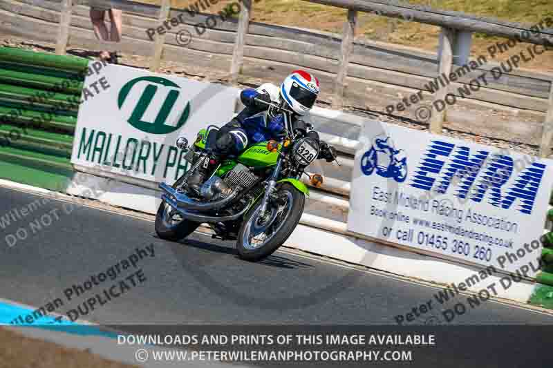 Vintage motorcycle club;eventdigitalimages;mallory park;mallory park trackday photographs;no limits trackdays;peter wileman photography;trackday digital images;trackday photos;vmcc festival 1000 bikes photographs